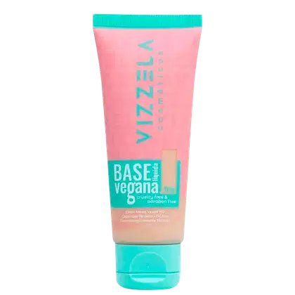 Tubo de base vegana de maquiagem da marca Vizzela, com embalagem rosa e verde, contendo informações sobre ser livre de crueldade e parabenos.