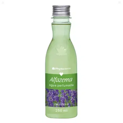 Água perfumada Alfazema da marca Phytoderm. Frasco de vidro verde claro com capacidade de 250ml. Rótulo verde com imagem de flores roxas de alfazema e texto branco descrevendo o produto e fragrância.