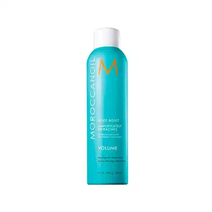 A imagem mostra o produto Moroccanoil Volume Root Boost 250ml, um frasco azul turquesa com formato cilíndrico e tampa branca. Está impresso em letras grandes "M" em laranja e "Root Boost" em texto menor, indicando que é um produto para dar volume à raiz.