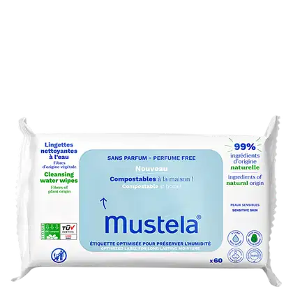 Este é um pacote de lenços umedecidos de limpeza da marca Mustela. A embalagem é branca com detalhes em azul claro. O texto na frente indica que os lenços são livres de perfume, compostáveis em casa e feitos com 99% de ingredientes de origem natural.