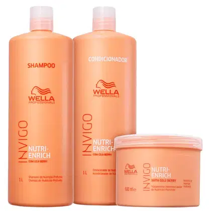 Três produtos da linha Wella Professionals Nutri-Enrich: shampoo, condicionador e máscara, todos em embalagens laranja com detalhes brancos e logotipo da marca.