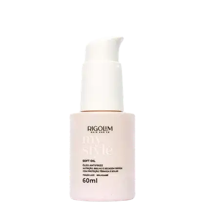 Óleo capilar da linha My Style da marca Rigolim Hair & Co. A embalagem é um frasco com o nome do produto "Soft Oil" e a indicação de que se trata de um "óleo antifrizz" com nutrição, brilho e secagem rápida. O frasco possui 60ml de volume.
