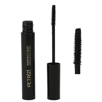 Frasco preto de máscara de cílios da marca Petrizi Makeup, com aplicador alongado e escova de cerdas. Rótulo em preto e dourado indica o nome "Perfect Size Mascara".