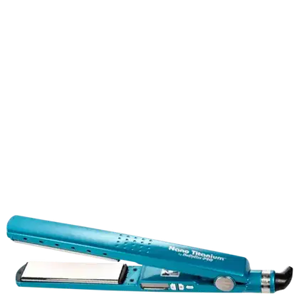 Prancha de Cabelo Nano Titanium da marca Babyliss Pro.