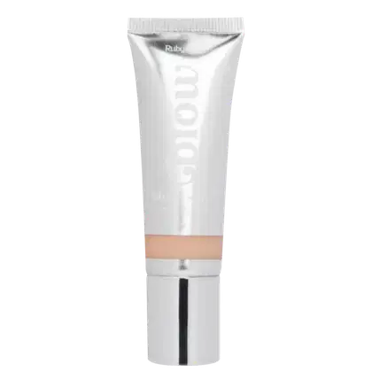 Tubo branco de produto de beleza da marca Ruby, com rótulo em letras brancas destacadas. Embalagem cilíndrica com tampa, provavelmente contendo um creme ou loção para a pele.