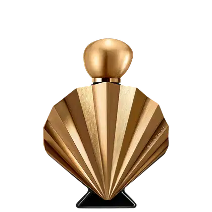 Embalagem dourada em formato de leque com texto "Nina Ricci" em relevo, item de perfumaria com design elegante e sofisticado.