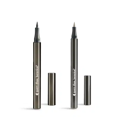 Duas canetas para maquiagem da marca Quem Disse, Berenice? com embalagens pretas e letras brancas, sendo uma de ponta fina para os olhos contendo 1ml e outra para sobrancelhas Escurete contendo 3,5ml. 