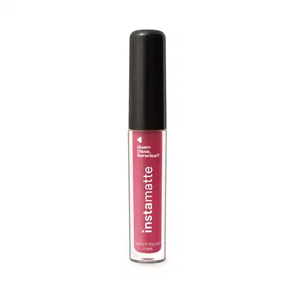 Frasco cilíndrico transparente com tampa preta e letras brancas contendo 4ml de batom líquido rosé Goiabali Instamatte Quem Disse Berenice?.