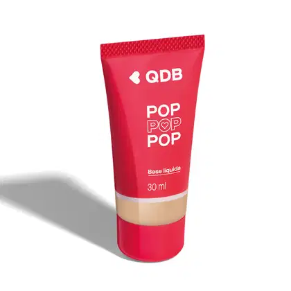Imagem da base líquida soft matte da marca POP Quem Disse, Berenice? na cor 150Q, em tubo rosa com parte transparente, mostrando a tonalidade do produto, e rótulo com letras brancas. O fundo da imagem é branco com sombreado.