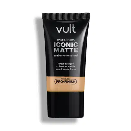Bisnaga preta da marca Vult contendo Base Líquida Iconic Matte com acabamento natural, longa duração e cobertura média, sem transferência e com Tecnologia Pro-Finish.
