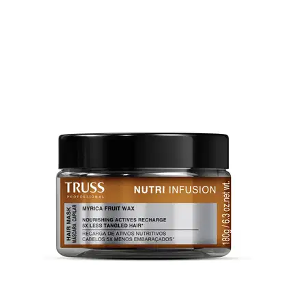 Pote redondo preto com tampa de rosquear. Máscara capilar Truss Nutri Infusion, com rótulo em cor bronze e letras brancas destacando o nome do produto e informações sobre seus benefícios em fundo prateado.