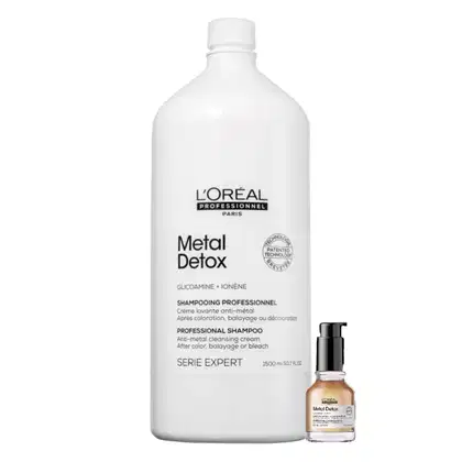 O produto apresentado é um shampoo profissional da L'Oréal Professionnel, da linha Metal Detox. Acompanha um óleo capilar da mesma linha.