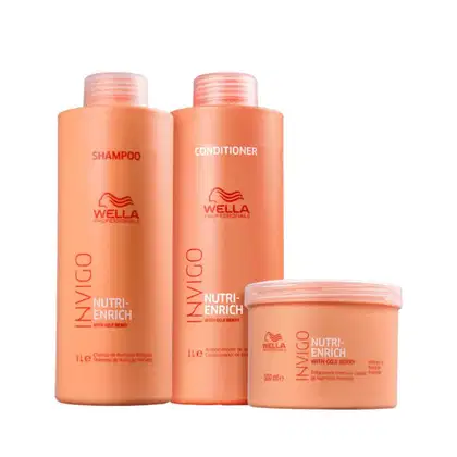 Shampoo e condicionador Nutri-Enrich com Goji Berry da linha Wella Professionals. Dois frascos de 1 litro cada, na cor laranja claro. Rótulos com o nome do produto "Shampoo" e "Condicionador" em letras brancas. Ao lado uma uma máscara capilar de 500ml.