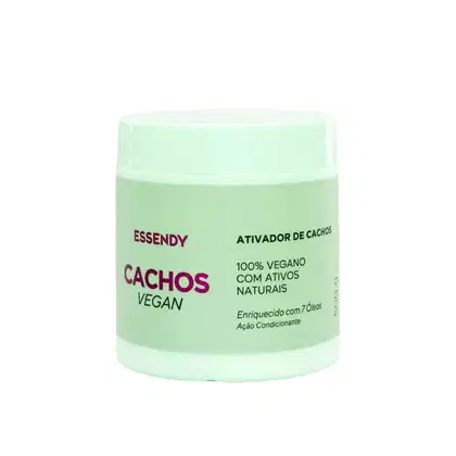 Ativador de cachos Essendy. O rótulo indica que o produto é 100% vegano, com ativos naturais, e que sua fórmula é enriquecida com 7 óleos, tendo ação condicionante para os cabelos.