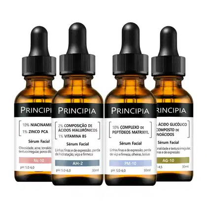 Quatro frascos de soro facial da marca Principia, contendo diferentes formulações para tratamento de pele, como ácido glicólico, complexo de peptídeos e ácidos hialurônicos. 