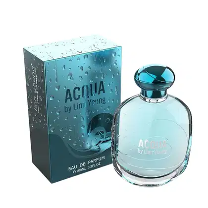 Frasco de perfume Acqua by Linn Young, com embalagem azul-esverdeada e gotas d'água, contendo 100 ml de produto. O rótulo destaca o nome da marca em letras pretas.