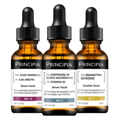 Três frascos de sérum facial da marca Principia, contendo diferentes formulações: AM-10 com ácido mandélico e alfa-arbutina, AH-2 com ácidos hialurônicos e vitamina B5, e GR-2 com retinóide granativo.