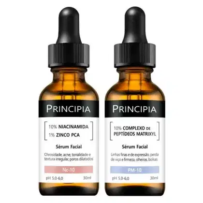 Dois frascos de soro facial da marca Principia, contendo 10% de niacinamida e complexo de peptídeos matrixyl, com rótulos pretos e amarelos, apresentando informações sobre os benefícios e pH dos produtos.