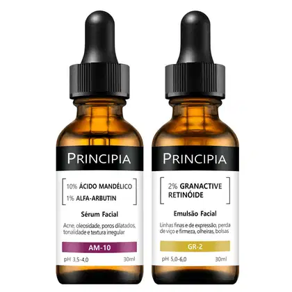 Dois frascos de vidro âmbar com conta-gotas pretos, contendo séruns faciais da marca Principia. Um frasco contém "10% Ácido Mandélico" e o outro "2% Granactive Retinóide", com informações sobre os benefícios e pH de cada produto.