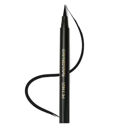 Caneta delineadora preta Black Precision da marca Petrizi Makeup, com ponta fina e precisa para aplicação de delineado. Embalagem preta com texto em branco indicando o nome do produto.