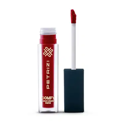 Batom líquido Comfy da Petrizi Makeup na cor vermelha, com embalagem cilíndrica transparente
