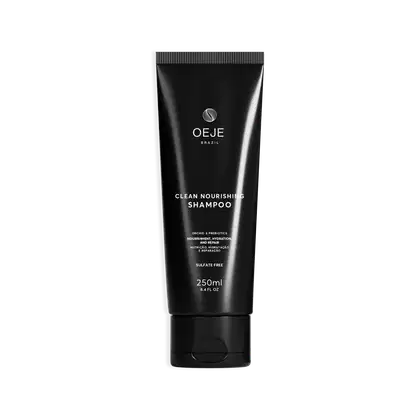 Frasco preto de 250ml do Shampoo Nutritivo Oeje Brazil, com rótulo em preto e branco destacando os ingredientes e benefícios do produto, como hidratação e reparação.