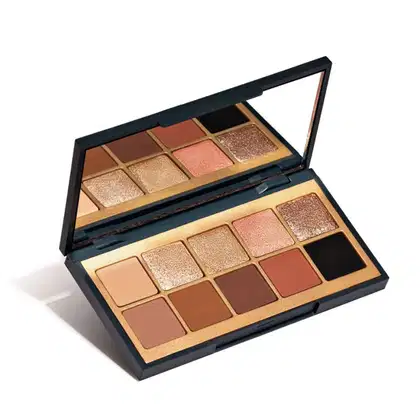 Paleta de sombras Petrizi Makeup com 12 tons em tons quentes, incluindo dourados, marrons e rosados, em uma embalagem preta e dourada.