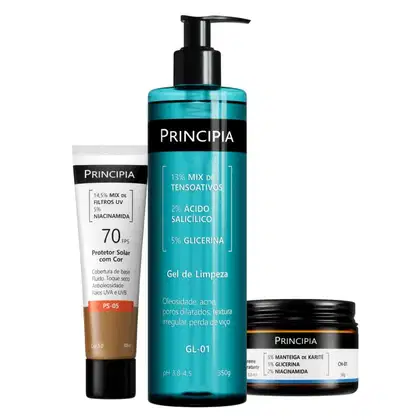Produtos de beleza da marca Principia: protetor solar com FPS 70, gel de limpeza com tensoativos e ácido salicílico, e creme hidratante com manteiga de karité e glicerina.