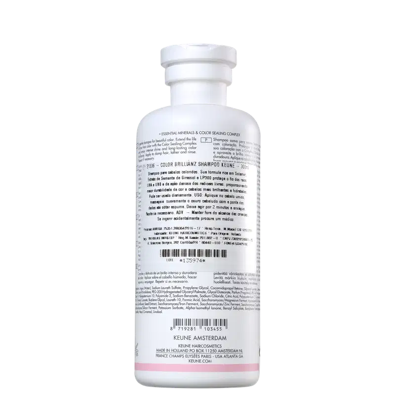 Frasco branco da linha Care da Keune, contendo Shampoo Color Brillianz para proteção de cabelos coloridos. Rótulo com nome do produto e informações sobre sua função de proteger a cor dos cabelos.