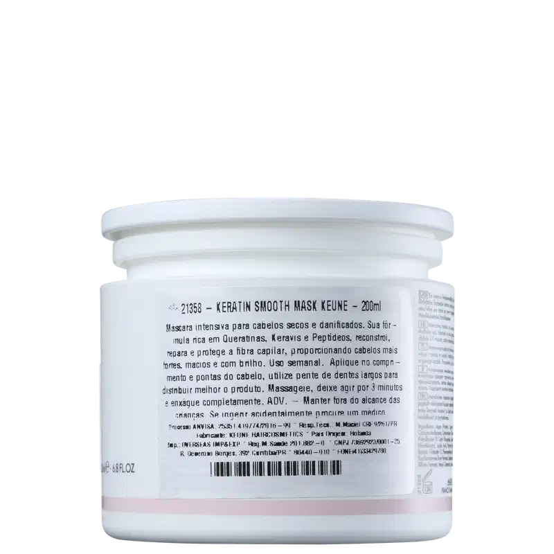 Frasco branco de máscara capilar intensiva Keune Keratin Smooth, com rótulo informativo em português sobre o produto de 200ml.