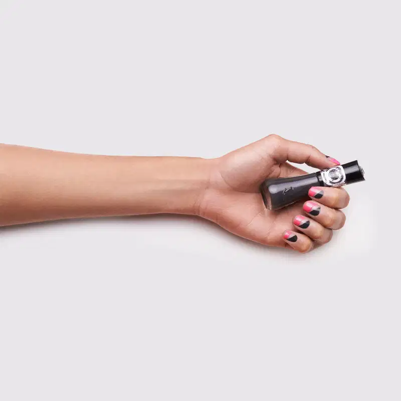 Esmalte Efeito Gel Cinza Escuro Xis Camila Loures 8ml