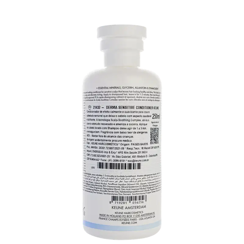 Frasco branco de condicionador Keune Care Derma Sensitive, com 250 ml de capacidade. O rótulo apresenta o nome da marca e do produto, bem como informações sobre sua função de acalmar o couro cabeludo sensível.