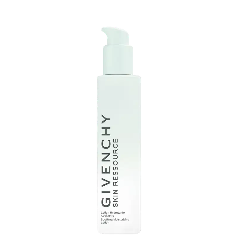 Frasco branco com bomba doseadora da linha de produtos de cuidados com a pele Givenchy Skin Ressource, contendo loção hidratante suavizante.