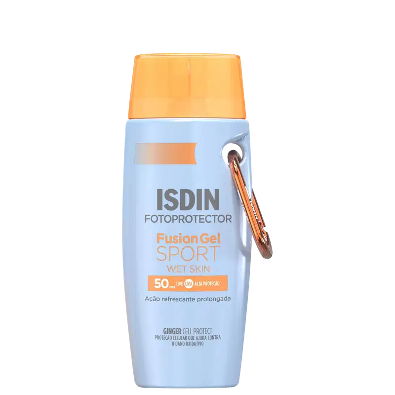 Frasco de protetor solar em gel da marca ISDIN, na cor azul claro e laranja, com rótulo indicando o nome "Fusion Gel SPORT" e proteção solar FPS 50.