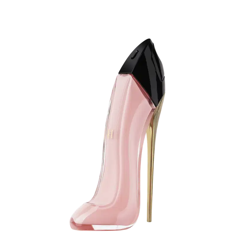 Frasco de perfume Carolina Herrera de formato geométrico, com corpo rosa e detalhes em preto e dourado. Embalagem elegante e sofisticada, com destaque para o nome da marca.