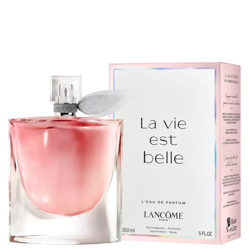 Frasco de perfume Lancôme com tampa prateada e decoração brilhante, contendo um líquido rosa claro. A embalagem é transparente, permitindo visualizar o conteúdo.