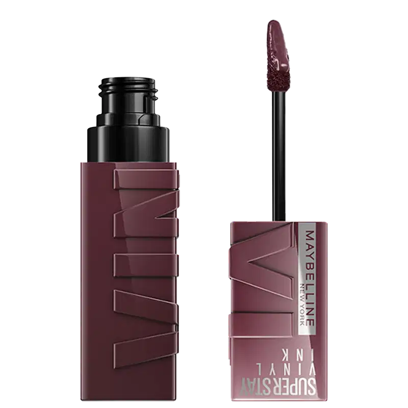 Frasco de maquiagem Maybelline Super Stay Vinyl Ink, em tom de vinho escuro, com aplicador em formato de pincel. Rótulo com o nome da marca e do produto em destaque.