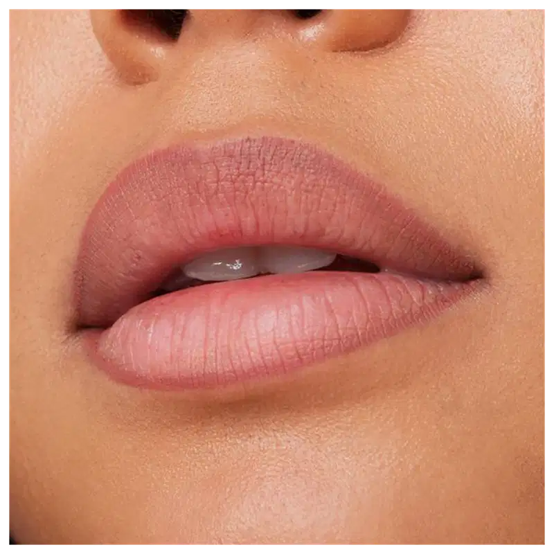 Essence 8h Matte Comfort 02 Silky Hazelnut - Lápis labial 0,3g