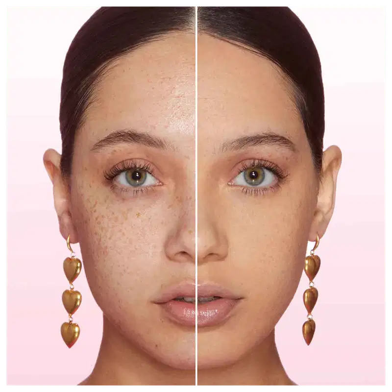 A imagem mostra o rosto de uma mulher, com uma linha dividindo o meio do rosto. Do lado esquerdo está sem base e do lado direito, ela está com base no rosto.