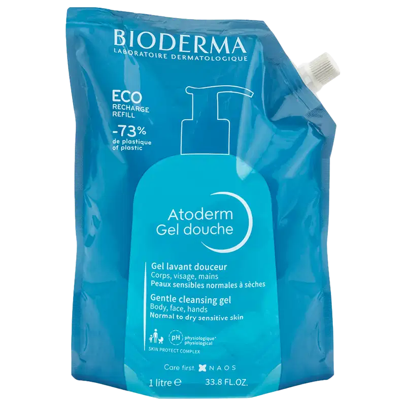 Refil de gel de banho Atoderm da marca Bioderma, em embalagem plástica flexível de cor azul, com texto informando redução de 73% de plástico.