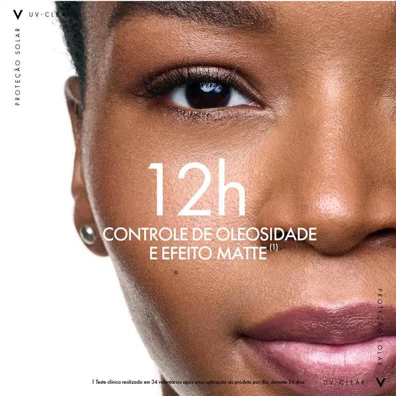 Rosto da modelo feminina de pele negra com o texto: "12h de controle de oleosidade e efeito matte".
