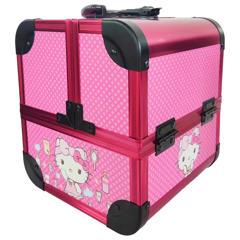 Apresenta a mesma imagem anterior, mas com um ângulo na diagonal, enfatizando a Hello Kitty ilustrada na lateral, rodeada de produtos de beleza.