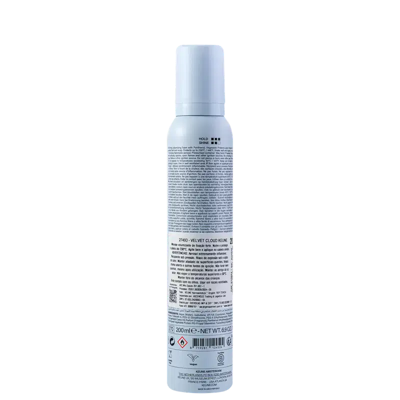 Rótulo com texto descritivo em várias línguas, incluindo o nome do produto "Velvet Cloud Keune". Informações sobre ingredientes, instruções de uso e avisos de segurança impressos na embalagem.