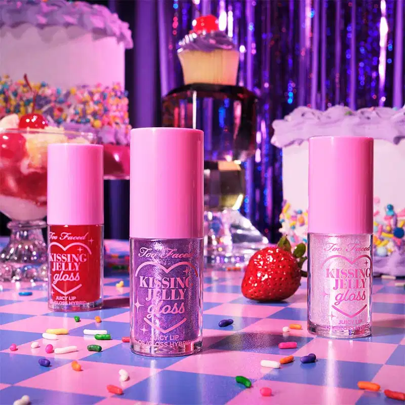 Too Faced Kissing Jelly Shade Strawberry Frosting - Brilho Labial 4,5ml