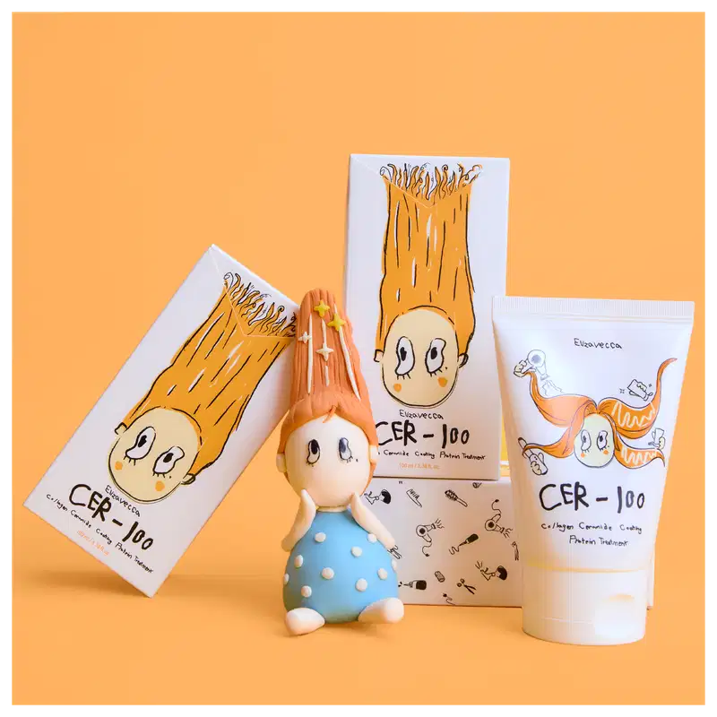 Produtos de beleza Elizavecca em embalagens com ilustrações de personagens e textos em inglês. Incluem um frasco de tratamento capilar CER-100, uma caixa e uma boneca decorativa com o mesmo design.