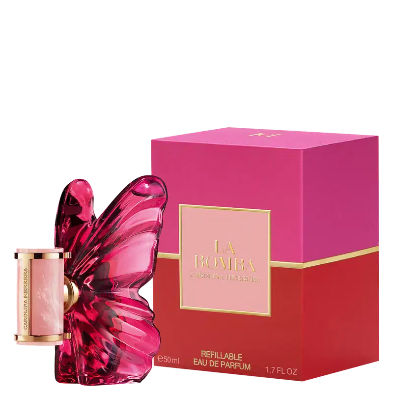 Frasco de perfume Carolina Herrera em formato escultural e vibrante na cor rosa, com rótulo dourado destacado contra fundo preto.