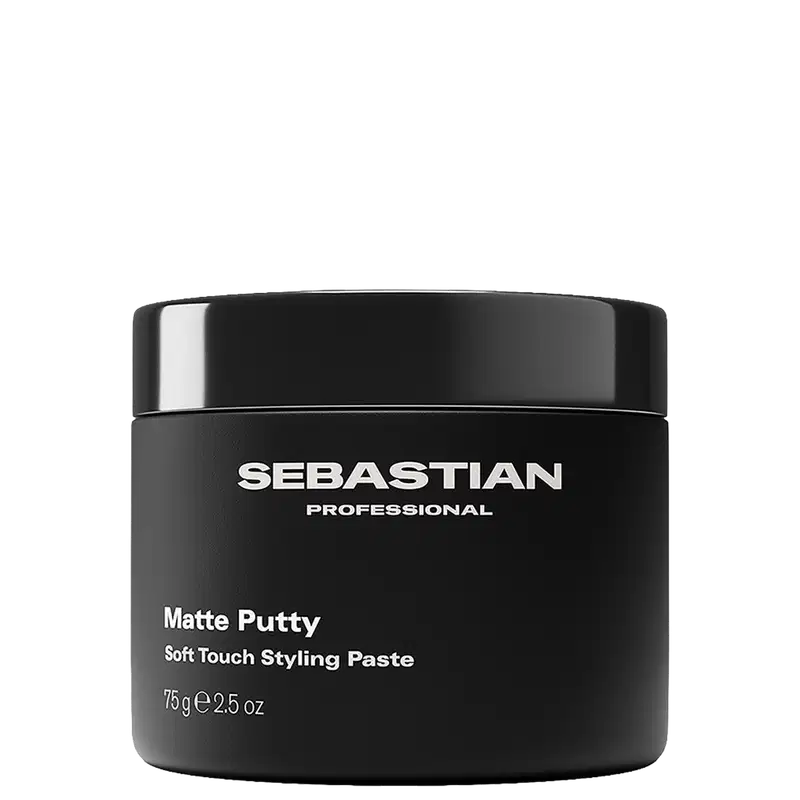 Pote preto de pasta modeladora da marca Sebastian Professional, com texto branco "Matte Putty Soft Touch Styling Paste" em rótulo.
