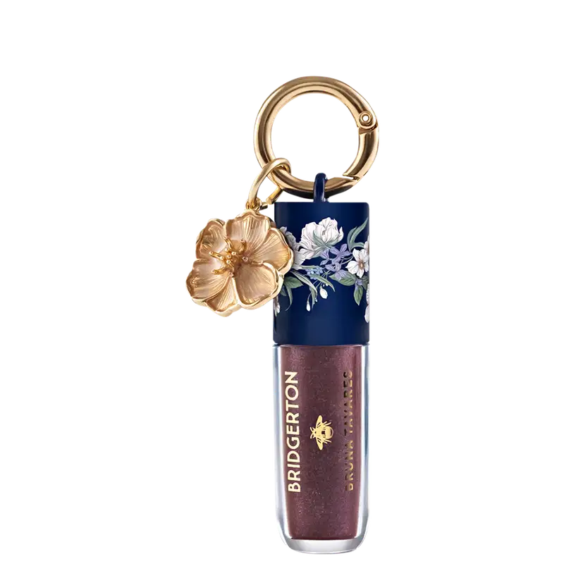 Gloss labial da marca Bruna Tavares BT x Bridgerton, com brilho suave e textura leve.