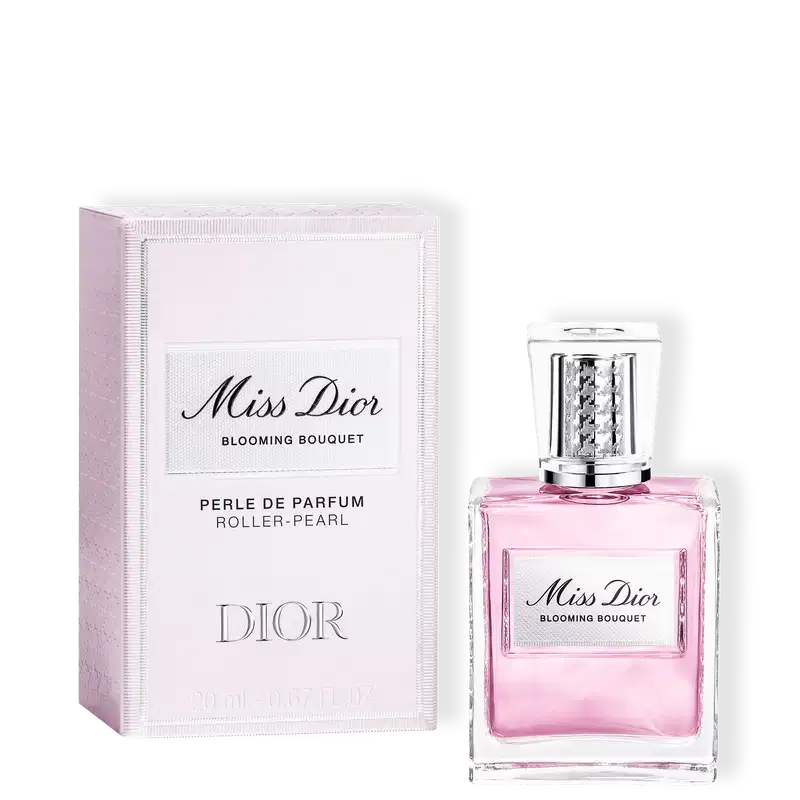 Miss Dior Blooming Bouquet Perle de Parfum Roller-Pearl da Dior, frasco rosa com aplicador tipo roller e caixa rosa claro com fita branca.