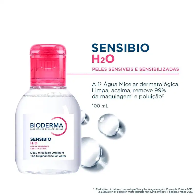 Frasco de água micelar dermatológica da marca Bioderma, com rótulo "Sensibio H2O" e informações sobre limpeza, acalma e remoção de maquiagem e poluição da pele sensível.